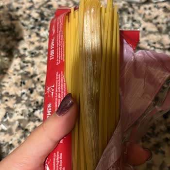 Filiz Spagetti Paketi Açılmadan Küflenmiş