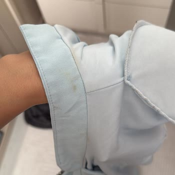 Tesettüre Uygun Olmayan Ve Lekeli Kiralık Elbise, Ölçü Hatası Ve Kötü Müşteri Hizmeti