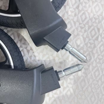 Yanlış Ön Tekerlek Gönderimi Nedeniyle Bebek Arabasında Kilitleme Problemi