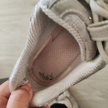 Kısa Sürede Aşınan Skechers Ayakkabı İçin Üretim Hatası Yeniden Değerlendirme Talebi
