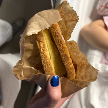 Hastane Kafesinde 115 TL’lik Mini Tost Ve Eritilmemiş Peynir Şikayeti