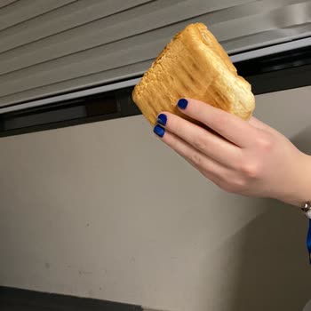 Hastane Kafesinde 115 TL’lik Mini Tost Ve Eritilmemiş Peynir Şikayeti