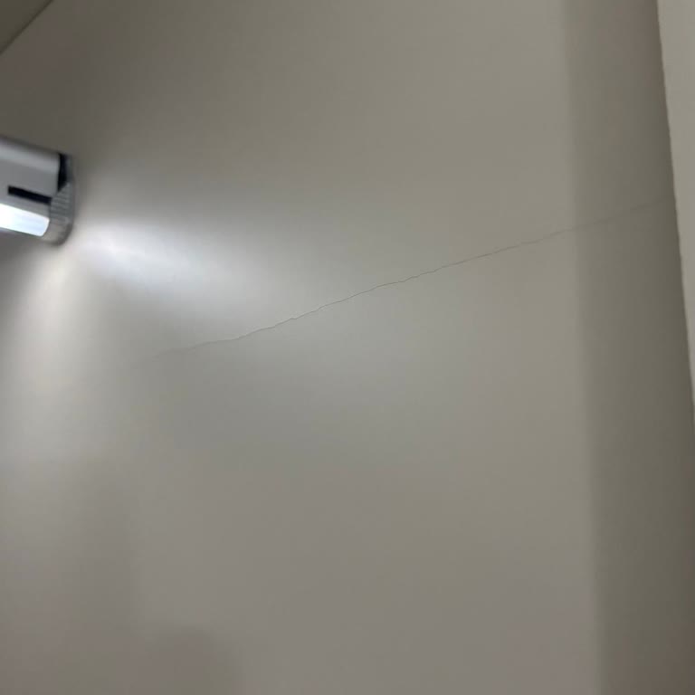 Vies Home Mağazasında Çatlak Dolap Ve Eksik Hediye Nedeniyle Uzun Süreli Mağduriyet