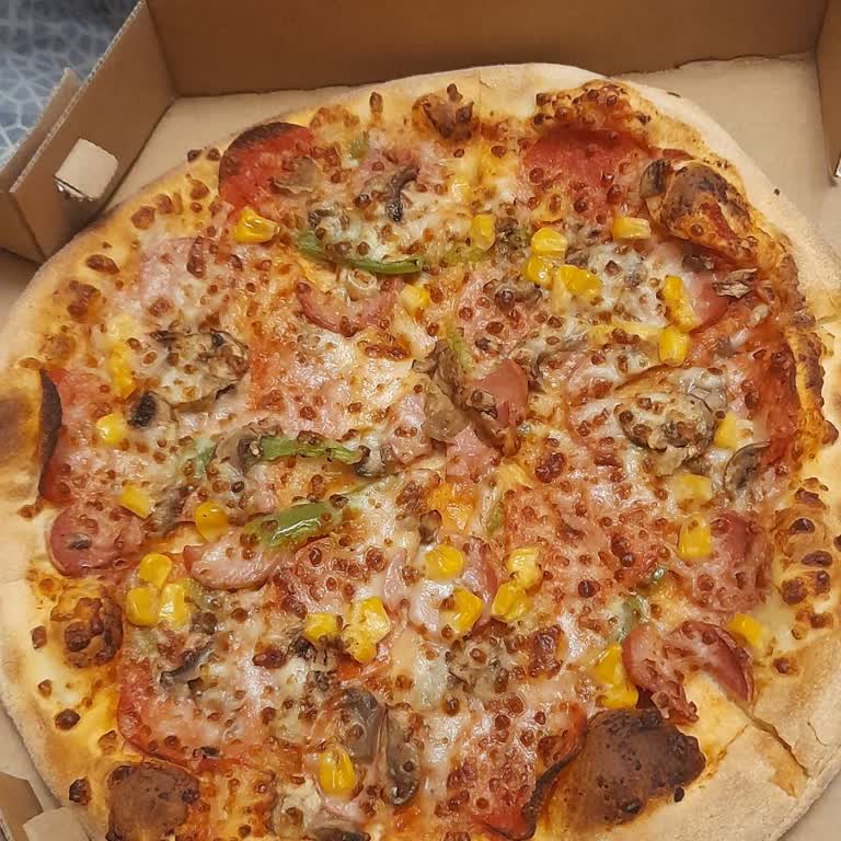 Orta Boy Pizza Yerine Küçük Pizzalar Ve Kısıtlı Malzeme