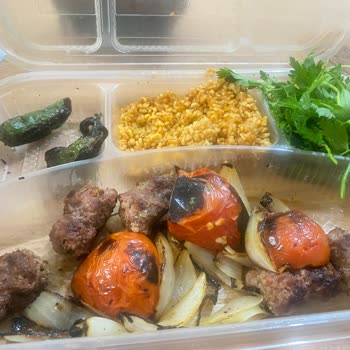 Bozulmuş Soğan Kebabı, Gıda Zehirlenmesi Ve İade Reddine Dair Şikayet