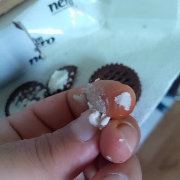 Eti Nero Üçlü Pakette Kremanın Sert Ve Yapay Doku Sorunu
