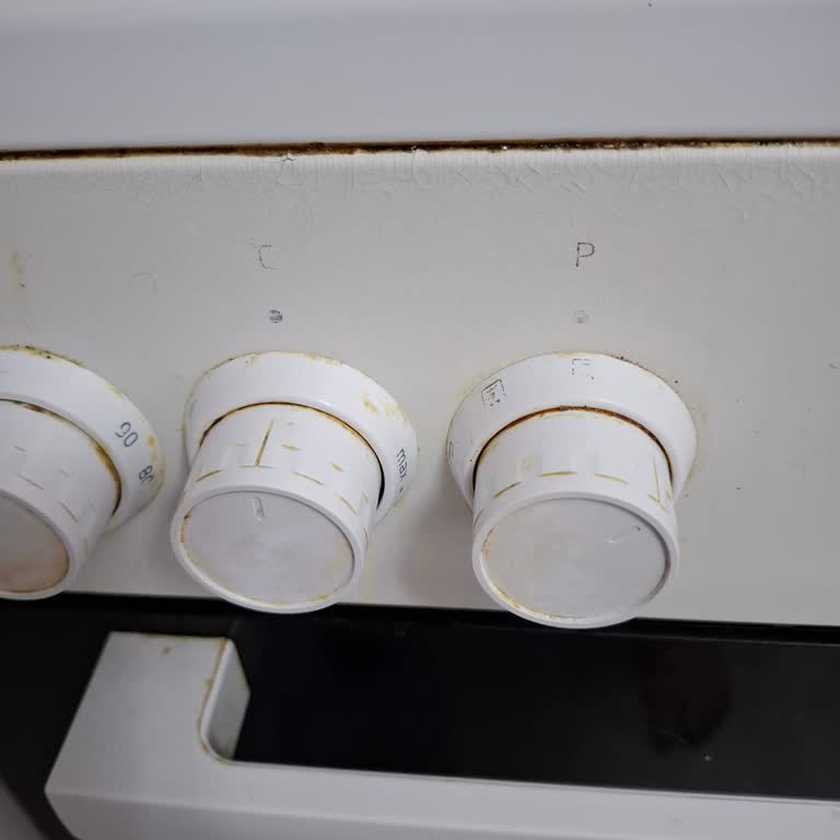 Beko FM410 Fırın Düğmelerinin Yazıları Silindiği İçin Kullanım Sorunu
