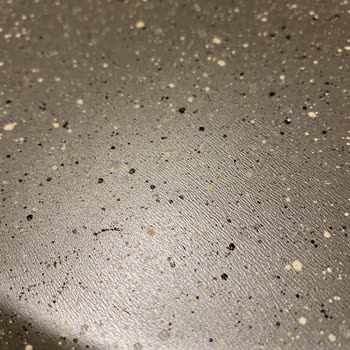 Granit Kaplamalı Tava Kısa Sürede Çizildi Ve Kaplaması Kalktı