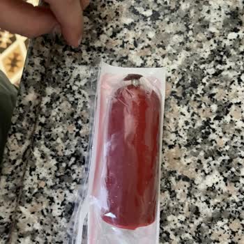 BİM Tombik Sucuk Görünümü Yanıltıcı, Beyaz Ve Sert Ürün Çıktı