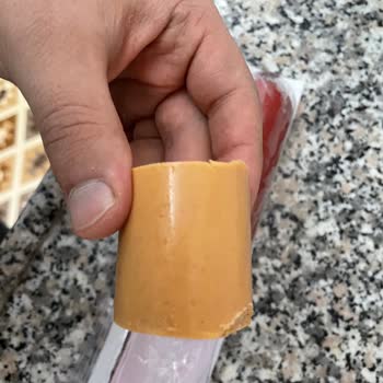 BİM Tombik Sucuk Görünümü Yanıltıcı, Beyaz Ve Sert Ürün Çıktı