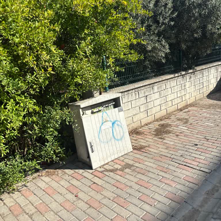 Açık Elektrik Panosu Çocukları Tehlikeye Atıyor Ve Müdahale Bekliyor