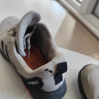 Adidas Terrex Ayakkabısında Kısa Sürede Dikiş Patlaması Ve İç Astar Yırtılması Kabul Edilmedi