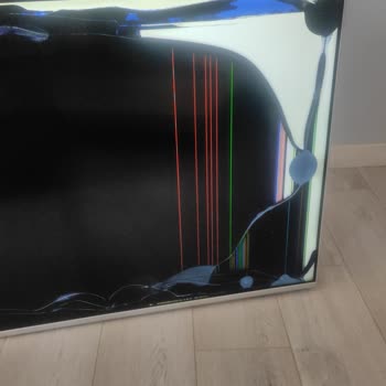 Ekranı Çatlak Gelen Philips Televizyon İçin Değişim Ve İade Talebi Cevapsız