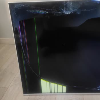 Ekranı Çatlak Gelen Philips Televizyon İçin Değişim Ve İade Talebi Cevapsız