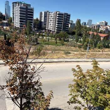 Doğalgaz Çalışması Sonrası Yol Ve Kaldırımlar 15 Gün Boyunca Tehlikeli