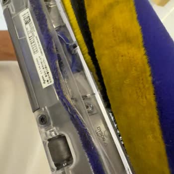 Dyson V15 Detect Şeridin Yapışkanı Tek Hafta İçinde Ayrıldı, Garanti Reddi