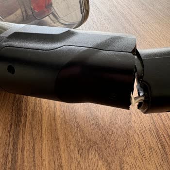 Philips SpeedPro Max Dikey Süpürge Gövdesi Aniden Kırıldı Garanti Kapsamında Ücretsiz Onarım Talebi