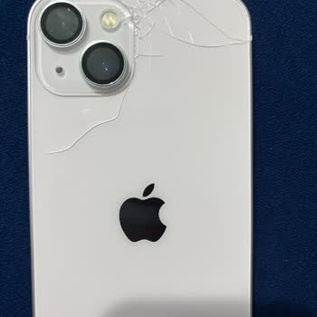 Yenilenmiş Telefonun Camı Kırıldı Ve Pil Şişti: 10 Bin TL Masraflı Mağduriyet