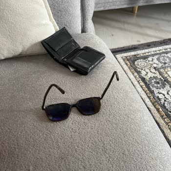 Rayban Gözlüğüm Çerçevesi Bükülürken Garantiden Yazılı Bilgi Alamadım