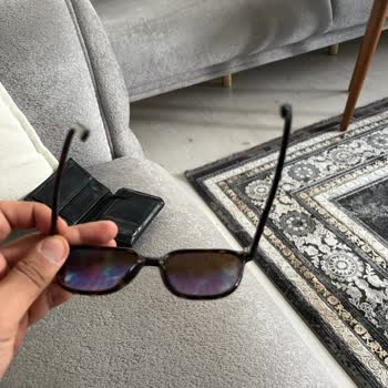 Rayban Gözlüğüm Çerçevesi Bükülürken Garantiden Yazılı Bilgi Alamadım