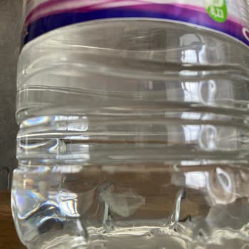 Ceysu Şişe Suyunda Plastik Kalıntı Görerek Güvenim Sarsıldı