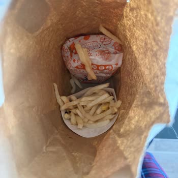 Siparişte Eksik Ürünler Ve Yanlış Hazırlanan Hamburger Nedeniyle İade Talebi