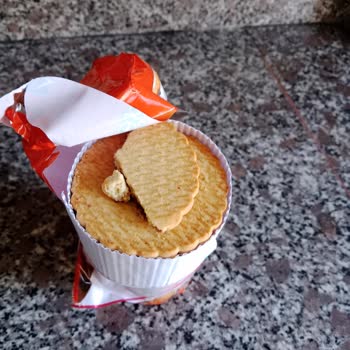 Yarım Bisküvi Ve Reçel Karışıklığı Güveni Sarstı