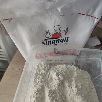 Üretim Tarihi Çelişkili Ve Topaklı Un'un Gıda Güvenliği Sorunu