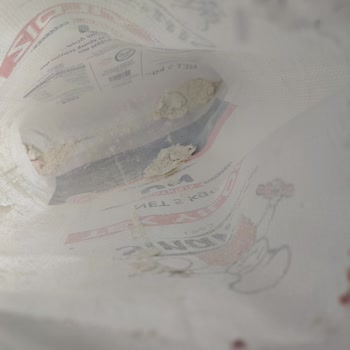 Üretim Tarihi Çelişkili Ve Topaklı Un'un Gıda Güvenliği Sorunu