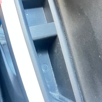 900 TL Ödeyerek Aldığım Oto Yıkamada İç Temizlik Eksikliği Ve İade Talebim