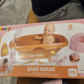 Yanıltıcı Bebek Seti Ve Saygısız Mağaza Yöneticisi