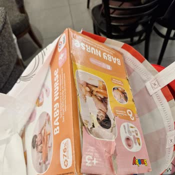 Yanıltıcı Bebek Seti Ve Saygısız Mağaza Yöneticisi