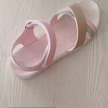 FLO Ayakkabı Kalitesiz Malzeme, 3 Kez Giyildikten Sonra İkiye Ayrıldı