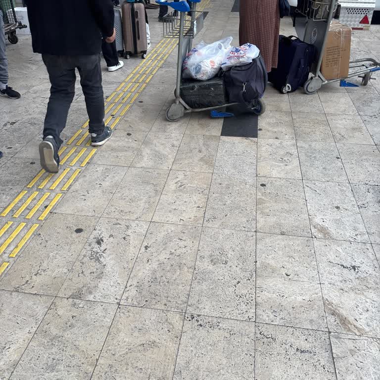Kanberoğlu Seferinde Yarım Saatlik Rötar Ve Bilgilendirme Eksikliği