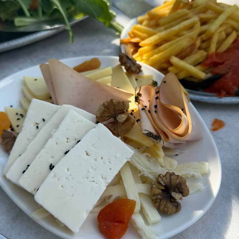 Boş Bahçede Rezervasyon İptali Ve Aşırı Arı Problemi
