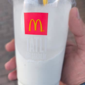 McDonalds Şubesinde Çikolatalı Milkshake Yerine Vanilyalı Verilmesi Ve Saygısız İletişim