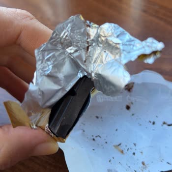 Ülker Biter Çikolatasında Ölü Böcek Bulunması Sağlık Endişesi Yarattı