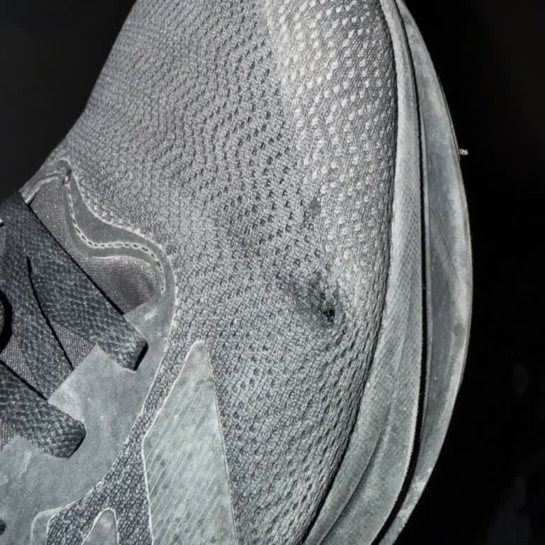 Adidas Ayakkabım 4 Ayda Yırtıldı, Para İadesi Ve Değişim Talebi