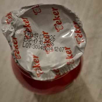 Eker Kayısılı Kefirde Bozulmuş Tat Ve Kırmızı Görüntü Güvenimi Zedeledi