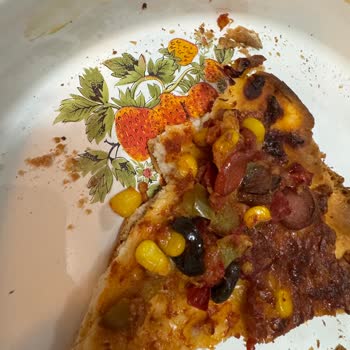 Pizza İçinde Saçlar Tespit Edildi, Gıda Hijyenine Uyarı