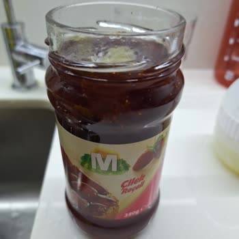 Migros Hemen'den Küflü Çilek Reçeli Şikayeti