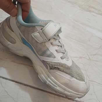 2 Ayda Çocuk Ayakkabısında Simetrik Yırtılmalar Ve Garanti Reddi