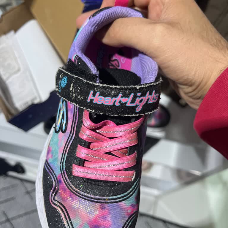 Skechers Çocuk Ayakkabısının Cırtı Sorunu Ve Garanti Reddi