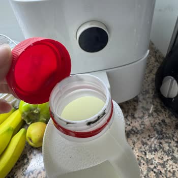 BİM Şubesinde Açılınca Küflü Ayran Bulundu