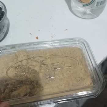 BİM Serel Helvasında Siyah Yabancı Madde Tespit Edildi