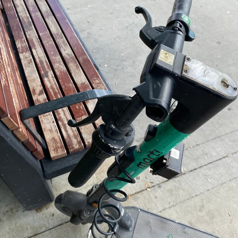 Kırık Gidon Ve Ücretsiz Kullanılamayan Scooter İçin Ücret Kesintisi İadesi Talebi
