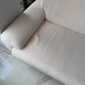 Koltuklarda İlk İki Gün İçinde Potlaşma Ve Mağazanın Çözüm Sunmaması