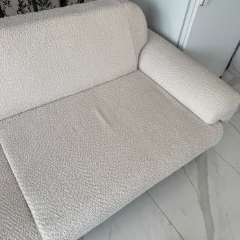 Koltuklarda İlk İki Gün İçinde Potlaşma Ve Mağazanın Çözüm Sunmaması