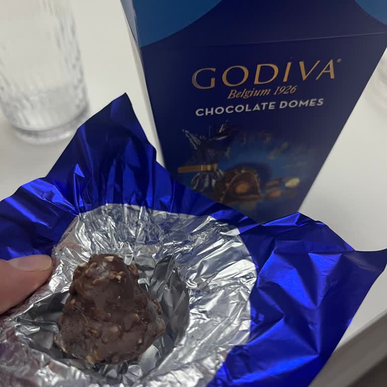 Premium Godiva Çikolatası Bayat Ve Yağ Kusmuş Güvenim Sarsıldı