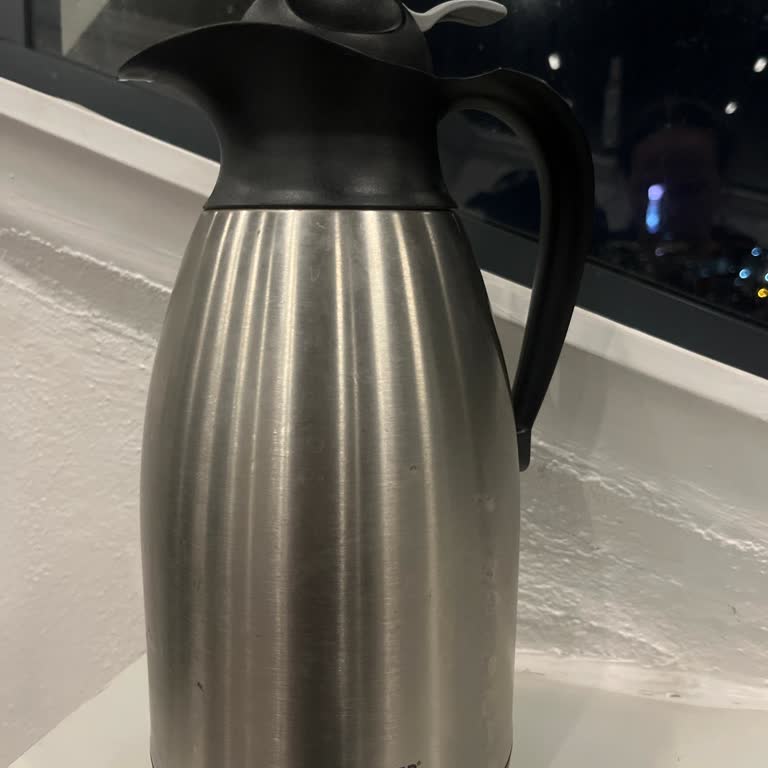 Schafer 2 Litre Termos Isıyı Dışa Veriyor Ve Çayı Hızla Soğutuyor
